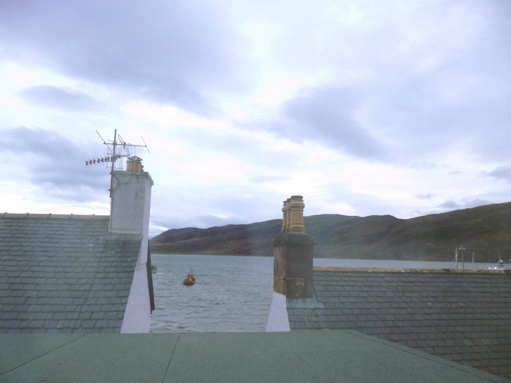 The Ferry Boat Inn Ullapool Exterior foto